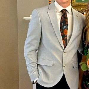 Young man’s suit coat 38S